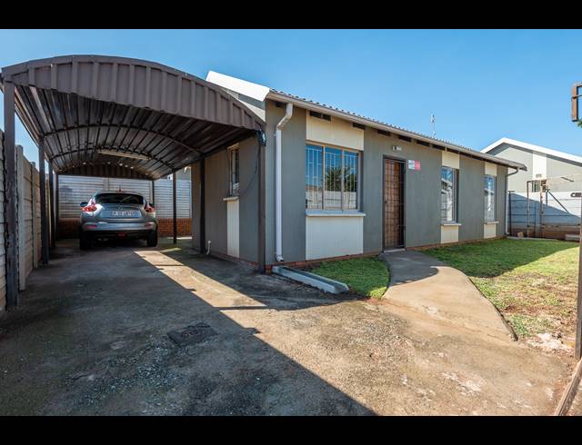 3 BEDROOM HOUSE FOR SALE IN SKY CITY
